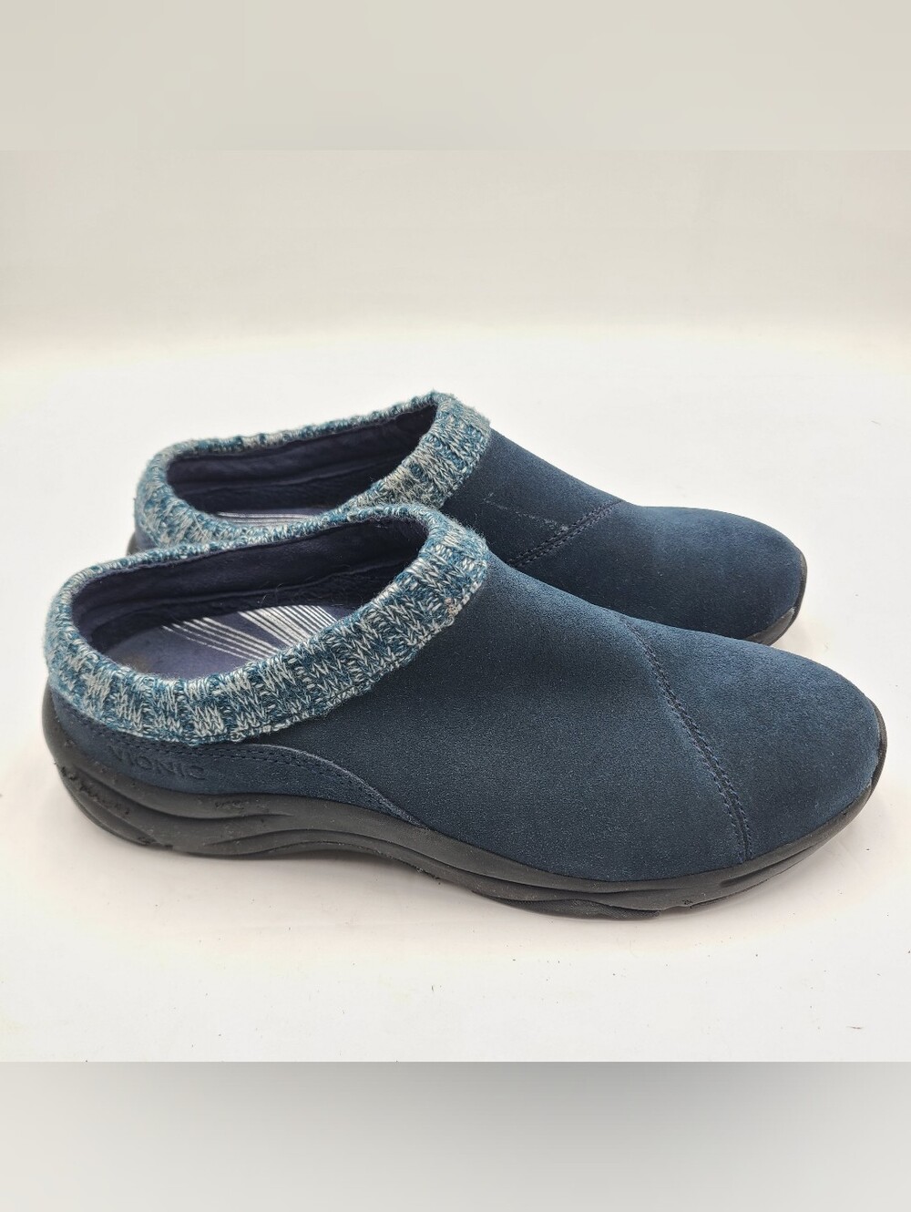 B49 Vionic Sz8 Wide Action Arbor Suede Slip On Orthotic Clogs Wine Blue EUC Wom